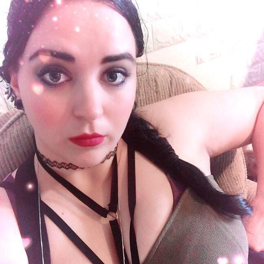 Meet your Posher, Holly